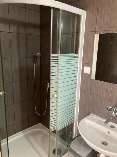 img-20250512-wa0005